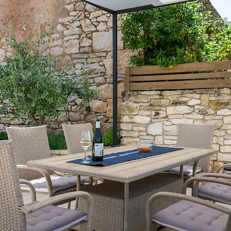 House Brnistra Villa *