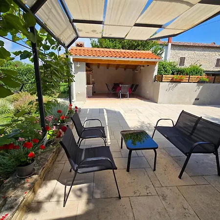House Brnistra Rakalj